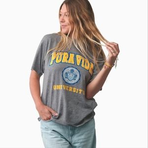 NWT Bundle of Pura Vida University Tee size Small and bracelet 